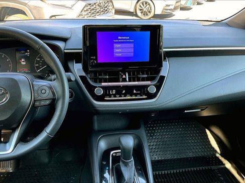 Certified 2025 Toyota Corolla SE image 6