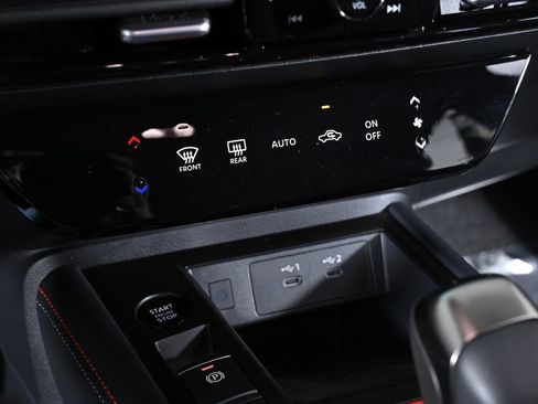 Certified 2025 Nissan Kicks SR image 22