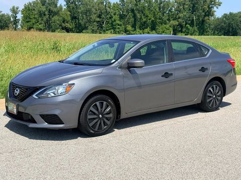 Used 2018 Nissan Sentra S FWD image 1