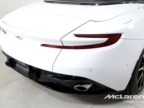 Used 2020 Aston Martin DB11 Volante RWD image 34
