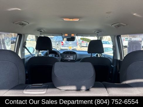 Used 2025 Kia Soul LX w/ LX Technology Package image 13