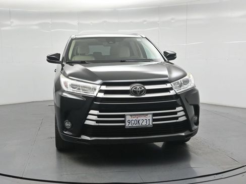 Used 2018 Toyota Highlander XLE AWD/4WD image 49