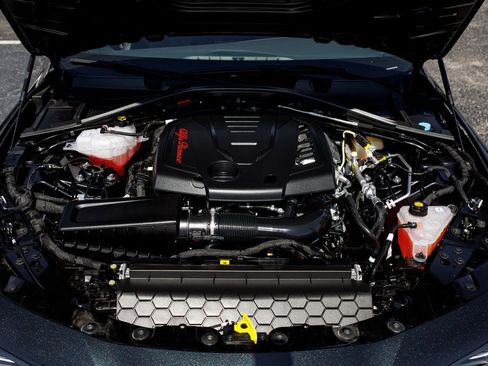 New 2025 Alfa Romeo Giulia w/ Driving Assist Package image 42