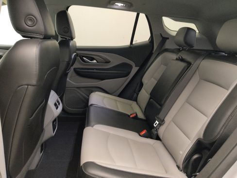 Used 2022 GMC Terrain SLT w/ Infotainment Package II image 18