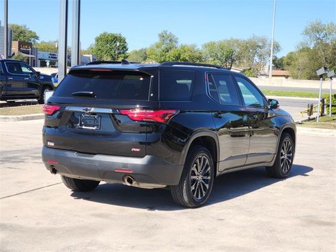 Used 2023 Chevrolet Traverse RS image 7
