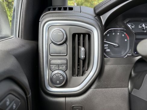 Certified 2021 GMC Sierra 1500 SLE image 31