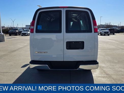 Used 2024 Chevrolet Express 2500 w/ Driver Convenience Package image 4