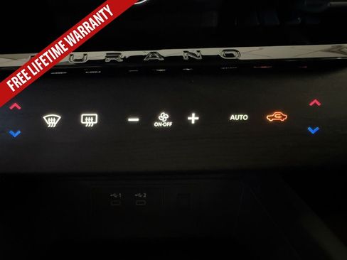 Certified 2025 Nissan Murano SV AWD/4WD image 36