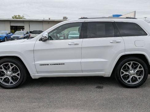 Used 2019 Jeep Grand Cherokee Overland AWD/4WD image 6