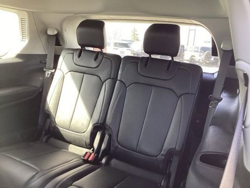 Used 2023 Jeep Grand Cherokee L Limited w/ Black Appearance Package image 13