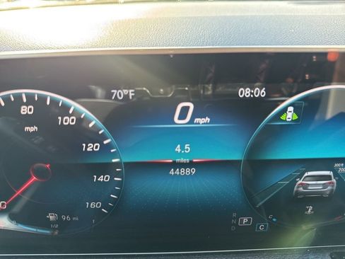 Used 2020 Mercedes-Benz GLB 250 4MATIC w/ Premium Package image 23