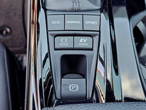 Used 2025 Toyota Camry XSE FWD image 29