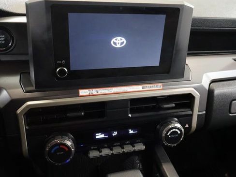 Certified 2025 Toyota Tacoma SR5 image 19