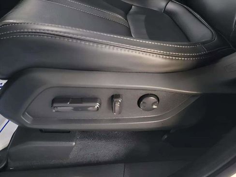 Used 2024 Honda Pilot Touring image 16