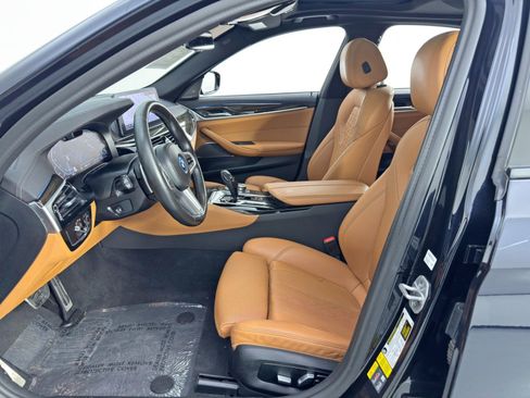 Used 2022 BMW 530e w/ Premium Package image 16