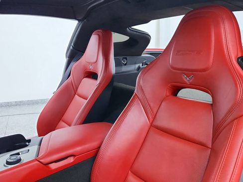 Used 2016 Chevrolet Corvette Z06 w/ 3LZ Preferred Equipment Group image 19