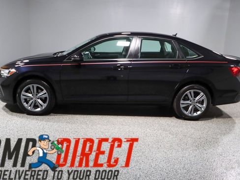 Used 2024 Volkswagen Jetta SE image 10