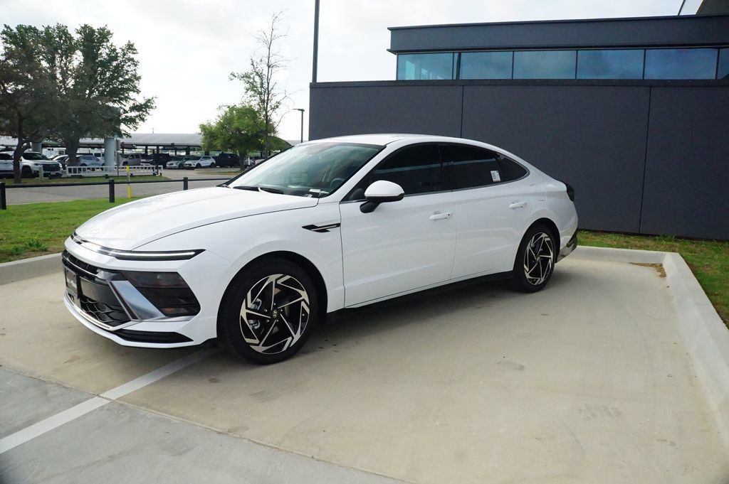 New 2026 Hyundai Sonata SEL FWD image 4