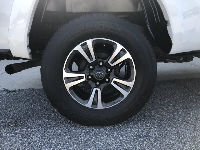 Used 2018 Toyota Tacoma TRD Sport RWD image 10