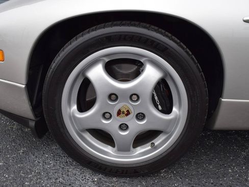 Used 1993 Porsche 928 GTS RWD image 4
