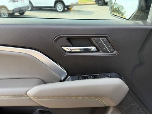 Used 2023 Chevrolet Colorado ZR2 w/ Desert Boss Special Edition image 15