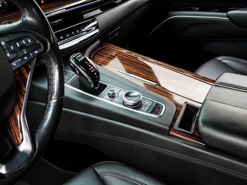 Used 2021 Cadillac Escalade Luxury RWD image 21