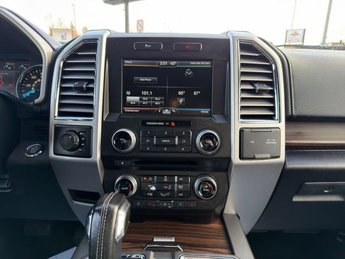 Used 2015 Ford F150 Lariat w/ Equipment Group 502A Luxury image 18