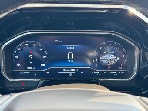 Used 2025 Chevrolet Silverado 1500 LTZ image 23