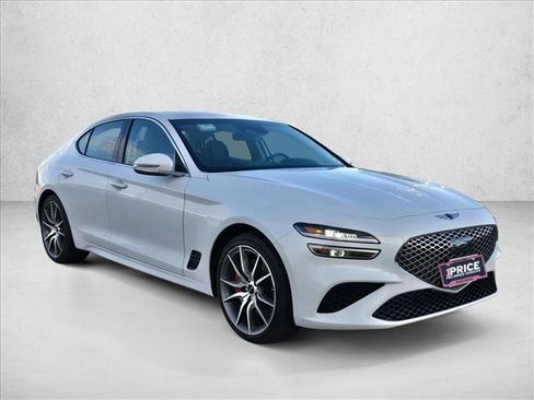Used 2025 Genesis G70 2.5T image 3