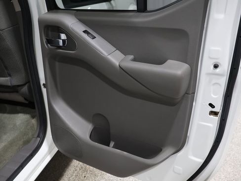 Used 2017 Nissan Frontier SV image 21