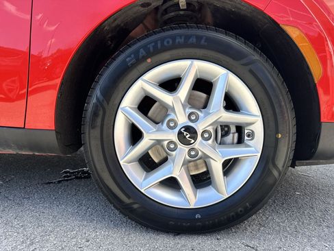 Certified 2024 Kia Soul LX w/ Option Group 015 FWD image 18