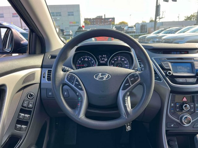 Used 2014 Hyundai Elantra SE w/ Option Group 02 FWD image 14