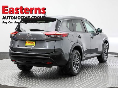 Used 2021 Nissan Rogue S image 5