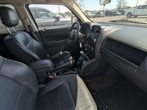 Used 2015 Jeep Patriot High Altitude AWD/4WD image 30