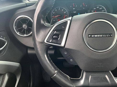 Used 2018 Chevrolet Camaro LT RWD image 11