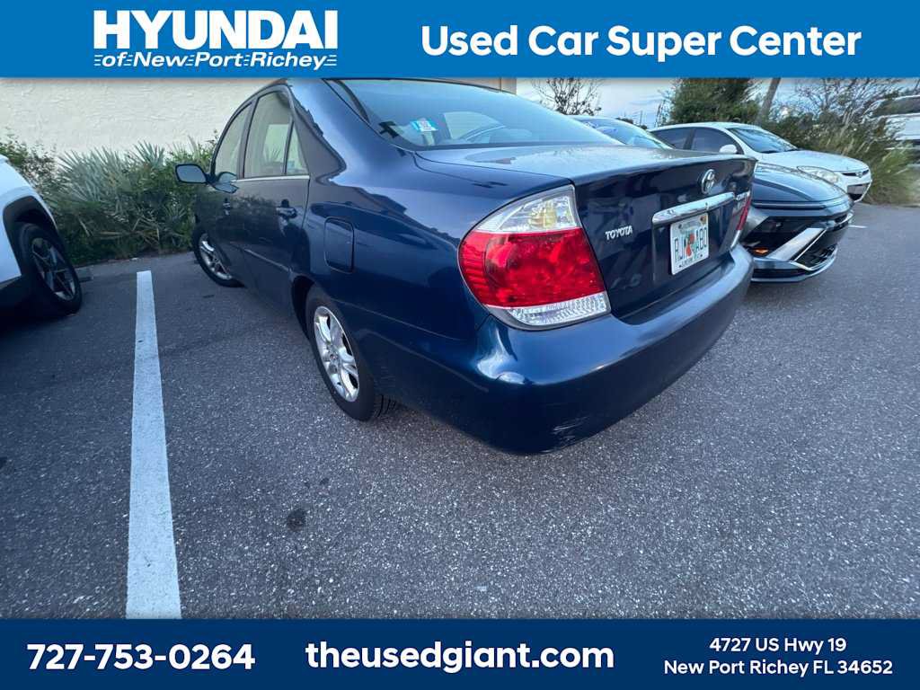Used 2005 Toyota Camry LE FWD image 10
