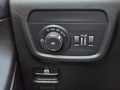 Used 2021 Jeep Grand Cherokee L Limited image 24