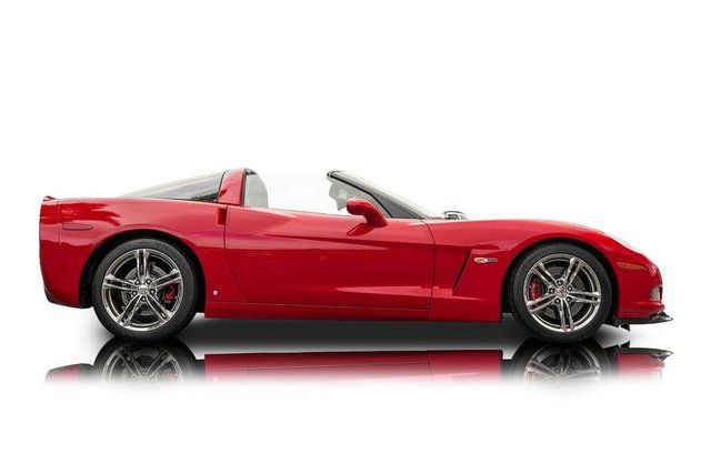 Used 2008 Chevrolet Corvette Coupe RWD image 2