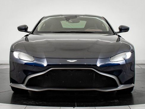 Used 2020 Aston Martin V8 Vantage Coupe image 2