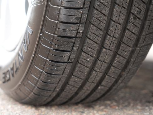 Used 2019 Chrysler Pacifica Touring-L image 30