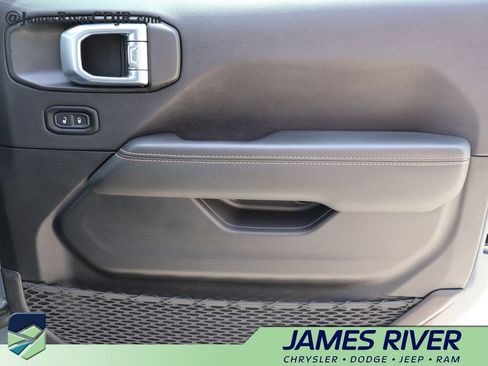 Used 2024 Jeep Wrangler Unlimited Sahara w/ Technology Group AWD/4WD image 7