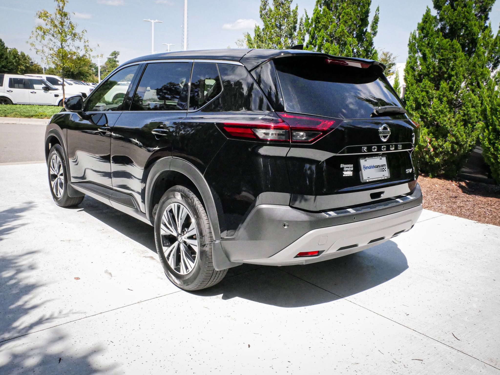 Used 2021 Nissan Rogue SV FWD image 8