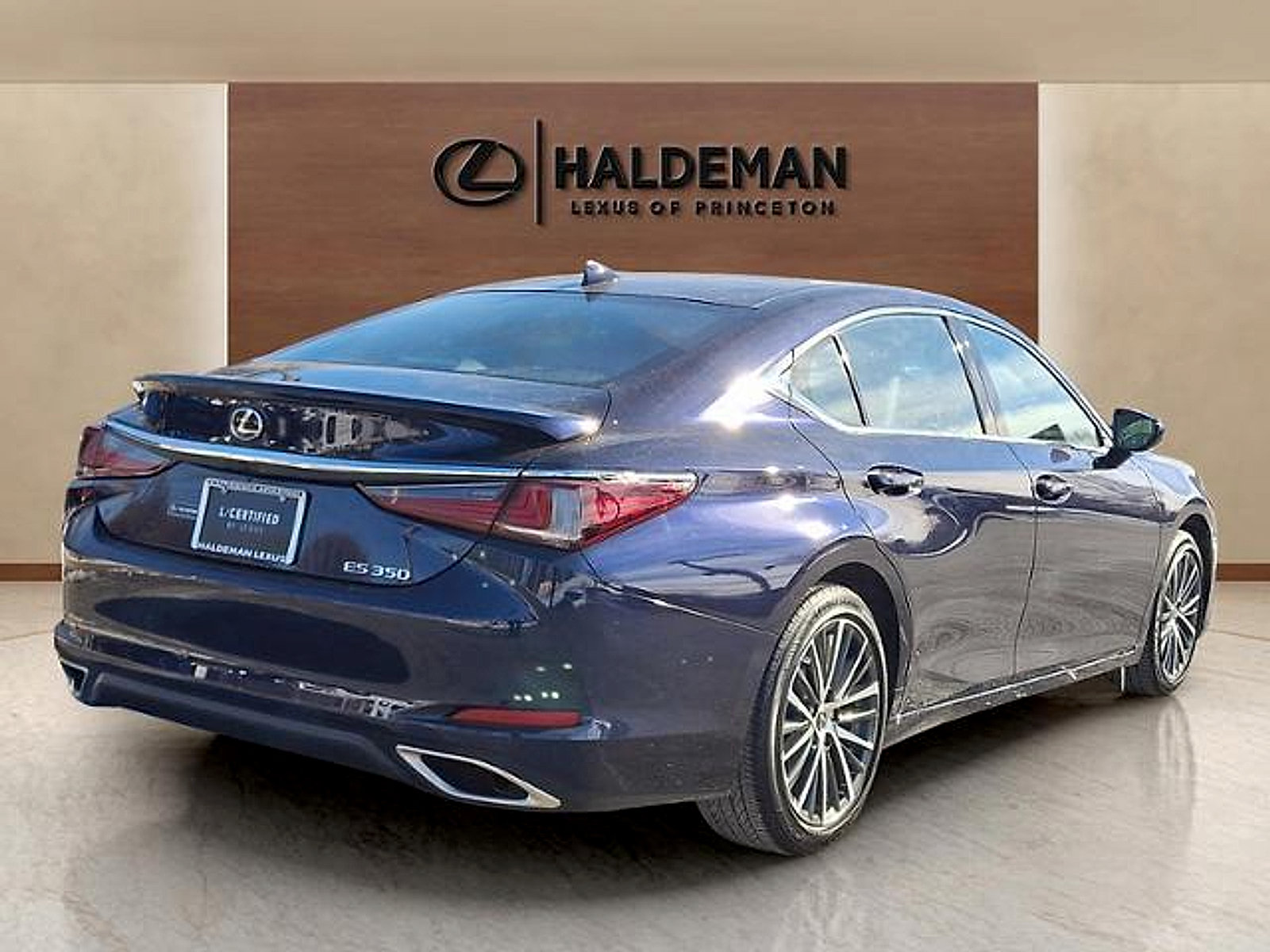 Used 2022 Lexus ES 350 w/ Premium Package FWD image 7