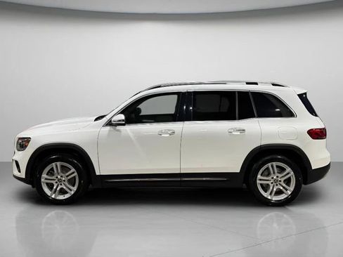 Used 2022 Mercedes-Benz GLB 250 4MATIC w/ Premium Package Lite image 7
