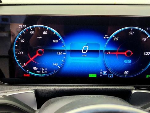 Used 2023 Mercedes-Benz EQB 300 4MATIC w/ Exclusive Package image 12
