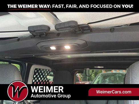 Used 2024 Jeep Wrangler Unlimited Sahara w/ Technology Group AWD/4WD image 30
