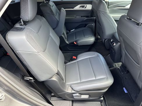 New 2026 Ford Explorer Active w/ Active Comfort Package RWD image 15