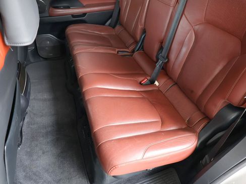 Used 2016 Lexus LX 570 4WD w/ Luxury Package image 23