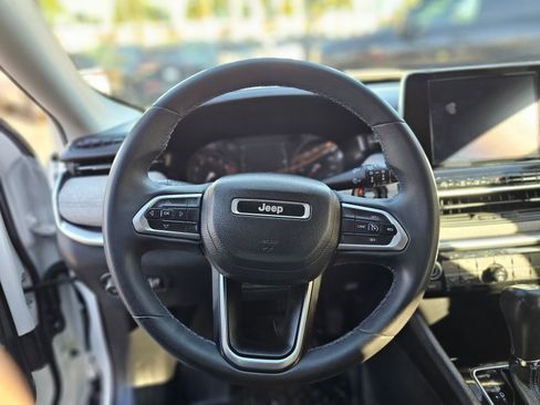 Used 2022 Jeep Compass Latitude image 23