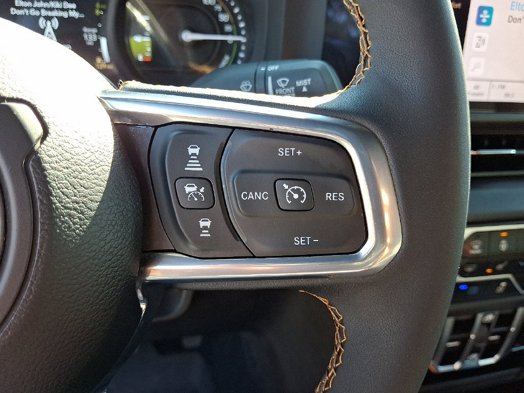 Used 2024 Jeep Wrangler Unlimited Sahara AWD/4WD image 21